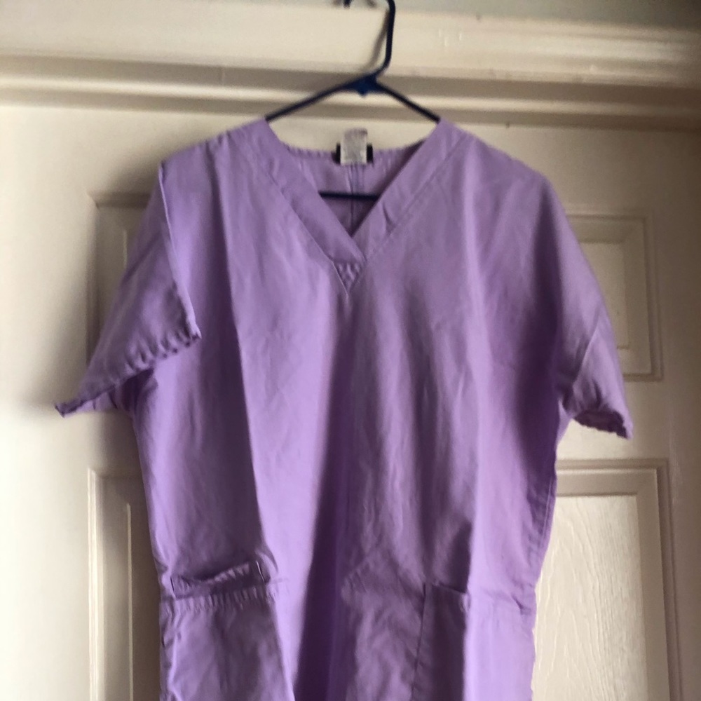 Woman’s scrub top!